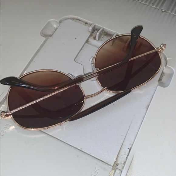 Sunglasses-NWOT - Picture 4 of 5